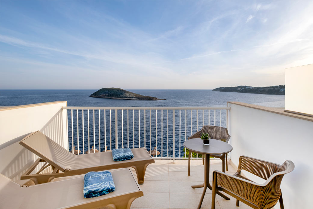 chambre double vue mer avec terrasse hôtel flor dans la ville de magaluf chambre double vue mer avec terrasse hôtel flor dans la ville de magaluf